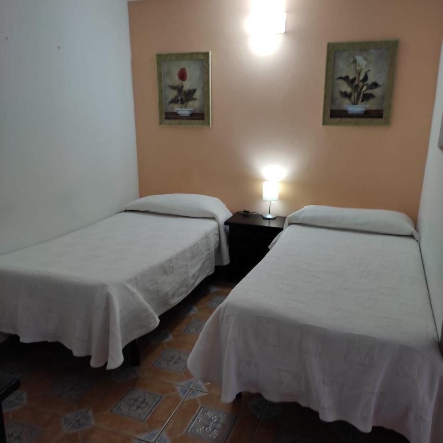 ארנחואז Hostal Castilla מראה חיצוני תמונה