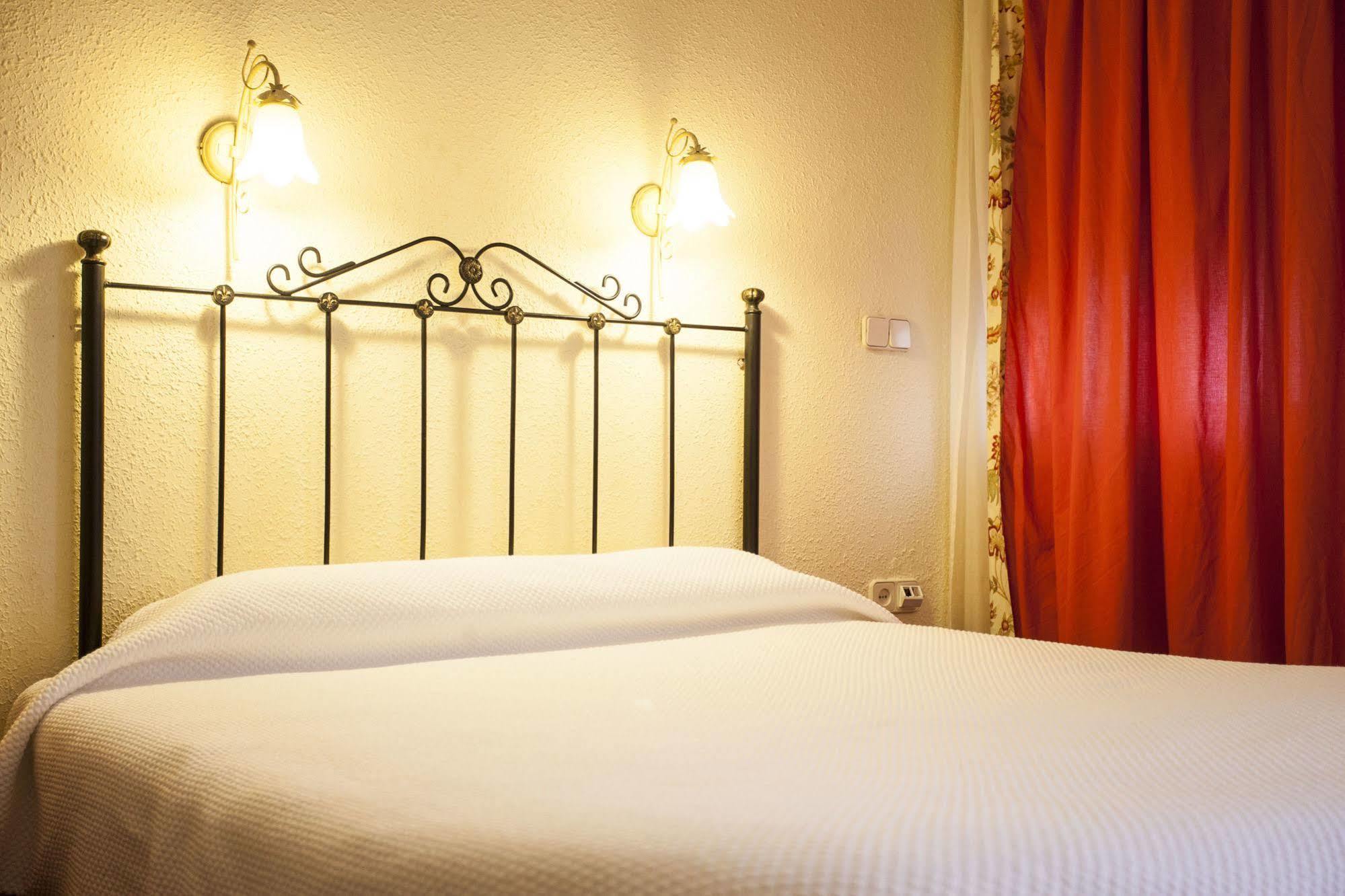 ארנחואז Hostal Castilla מראה חיצוני תמונה
