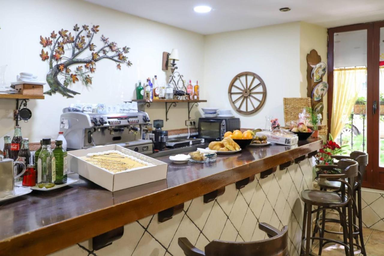 ארנחואז Hostal Castilla מראה חיצוני תמונה